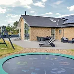 Fyrvej Iv Holiday home *